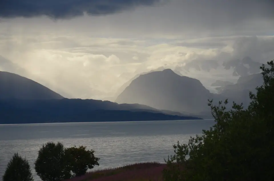 Unter Norwegen Geheimtipps bzw. Norwegen Insider Tipps sind die Lyngenalpen zu nennen.