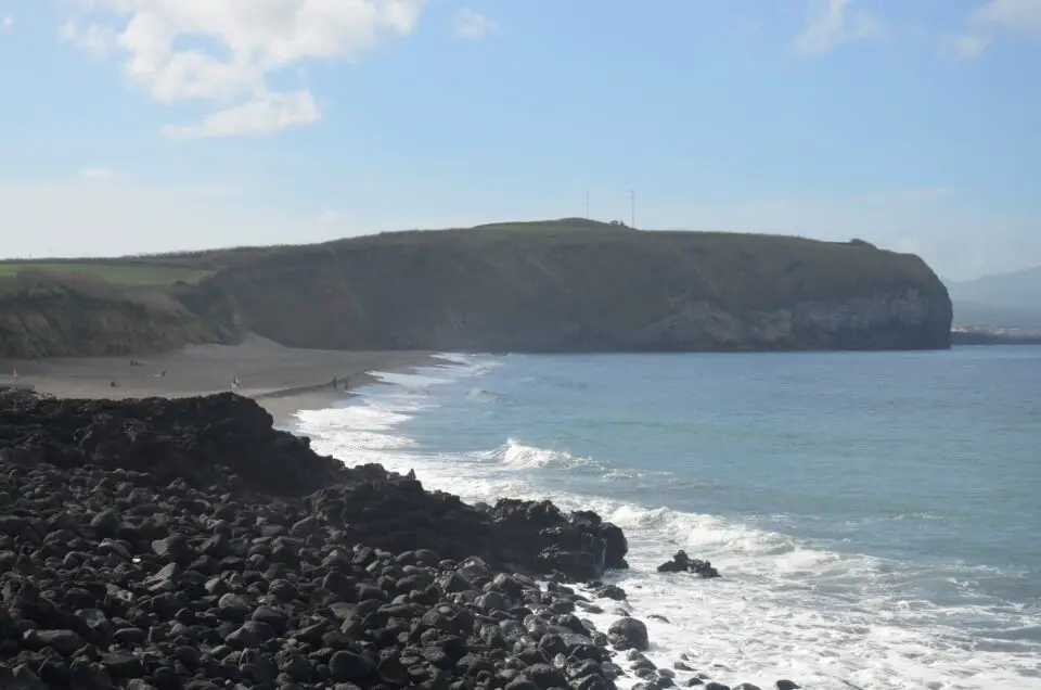 Zu den Sao Miguel Sehenswürdigkeiten gehört der Praia do Areal de Santa Bárbara.