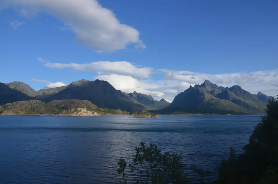 Unter Lofoten Insider Tipps bzw. Lofoten Geheimtipps ist der Tengelfjord mit dem Digermulkollen zu nennen.