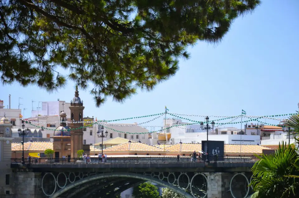 Einige Sevilla Geheimtipps verbergen sich in Triana jenseits der Puente de Isabel II.