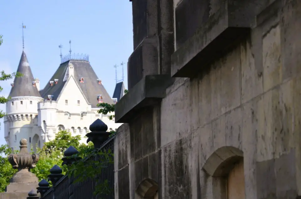 Brüssel Insider Tipps befinden sich in Saint-Gilles wie das Porte de Hal.