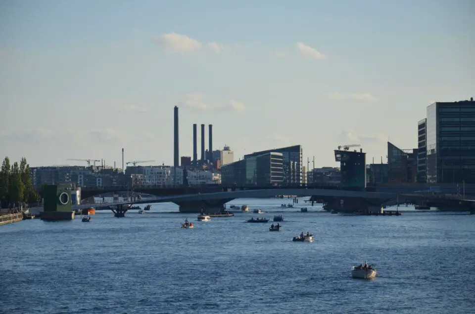 In meinen Kopenhagen Insider Tipps gehe ich auch auf Touren ein, bei denen man die Stadt vom Wasser aus erkundet.